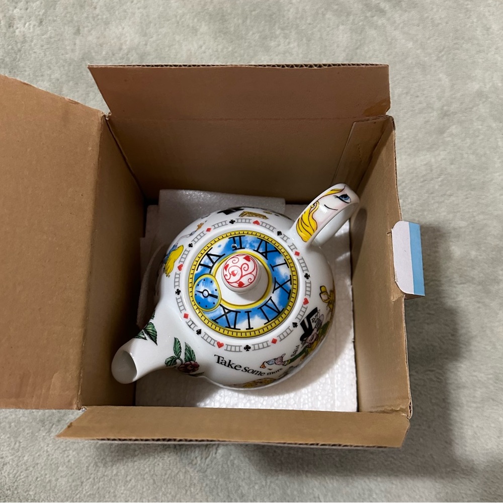 alice in wonderland 2009 collectible teacup